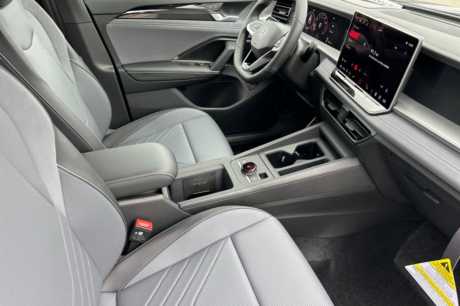 New 2026 Platinum Gray Metallic Volkswagen 2.0T SE R-Line Black image 16