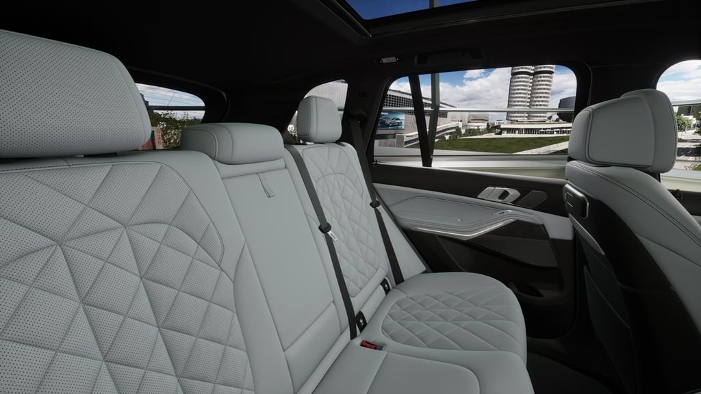 New 2026 Carbon Black Metallic BMW xDrive40i image 37