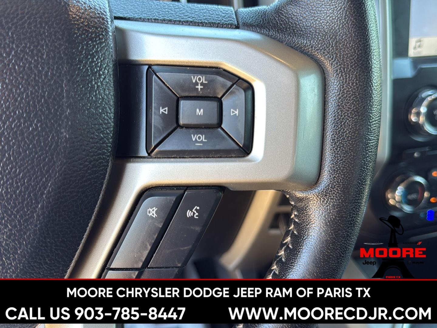 Used 2018 White Platinum Metallic Tri-Coat Ford LARIAT image 20