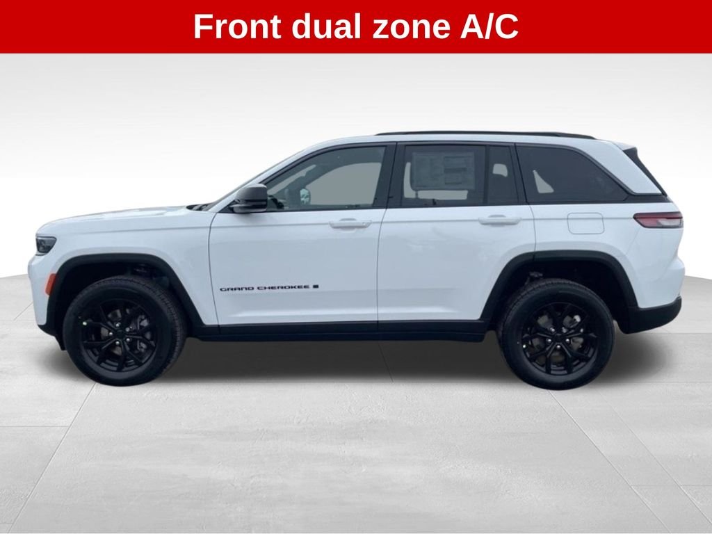 New 2026 Bright White Clear-Coat Exterior Paint Jeep Latitude Altitude image 2