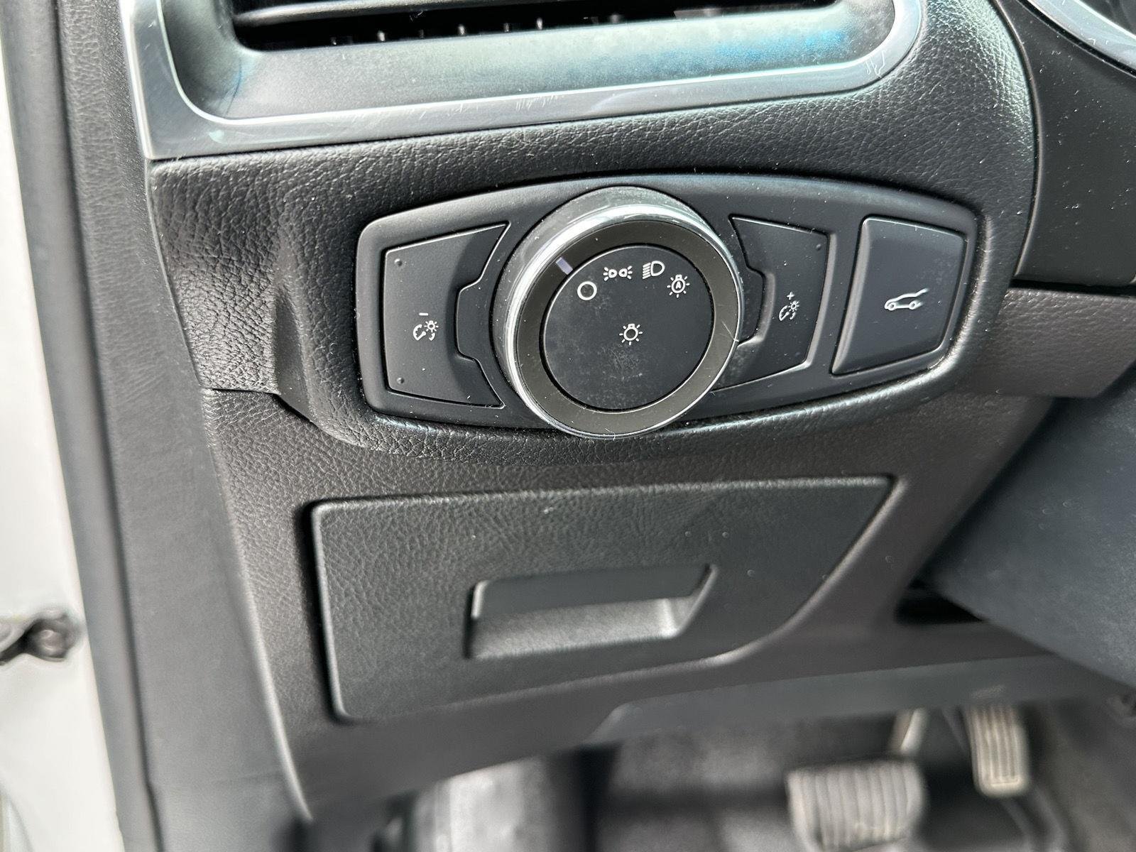 Used 2015 Silver Ford Titanium image 26