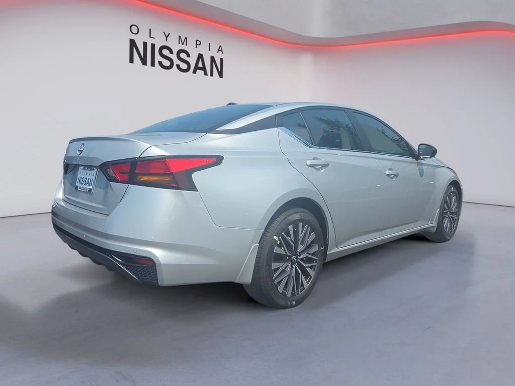 New 2026 Silver Nissan 2.5 SV image 5