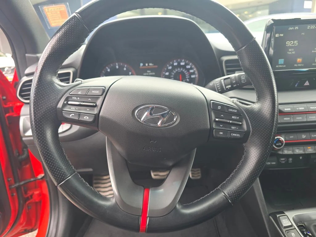 2021 Hyundai Veloster - Photo 18