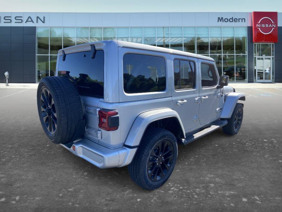 Used 2022 Silver Zynith Clearcoat Jeep Unlimited High Altitude image 5