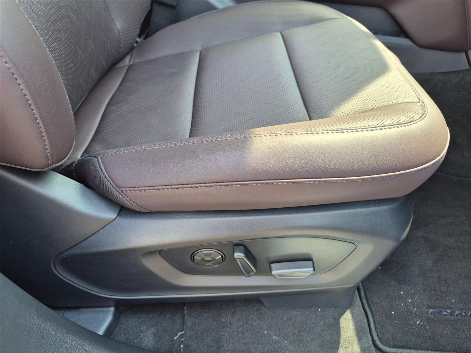 New 2026 Carbonized Gray Metallic Ford Platinum™ image 34