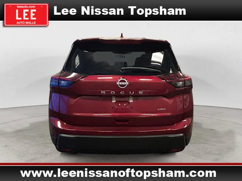 Used 2025 Scarlet Ember Tintcoat Nissan SV image 5