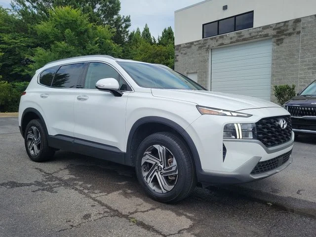 Used 2023 White Hyundai SEL image 3