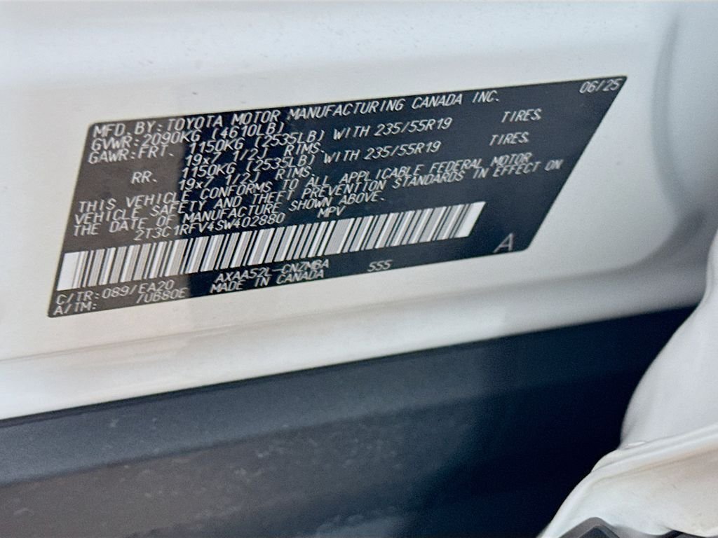 Used 2025 Wind Chill Pearl Toyota XLE Premium image 30