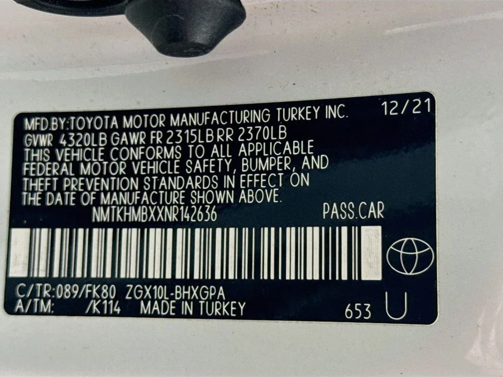 Used 2022 Wind Chill Pearl Toyota XLE image 28