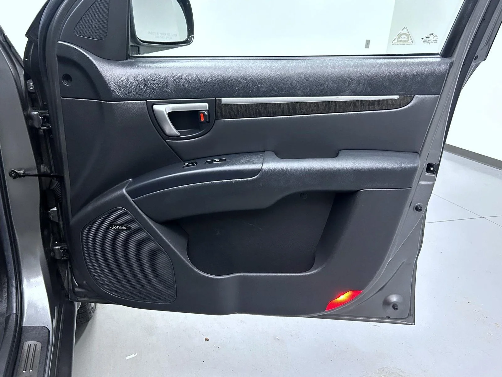 Used 2009 Gray Hyundai Limited image 16