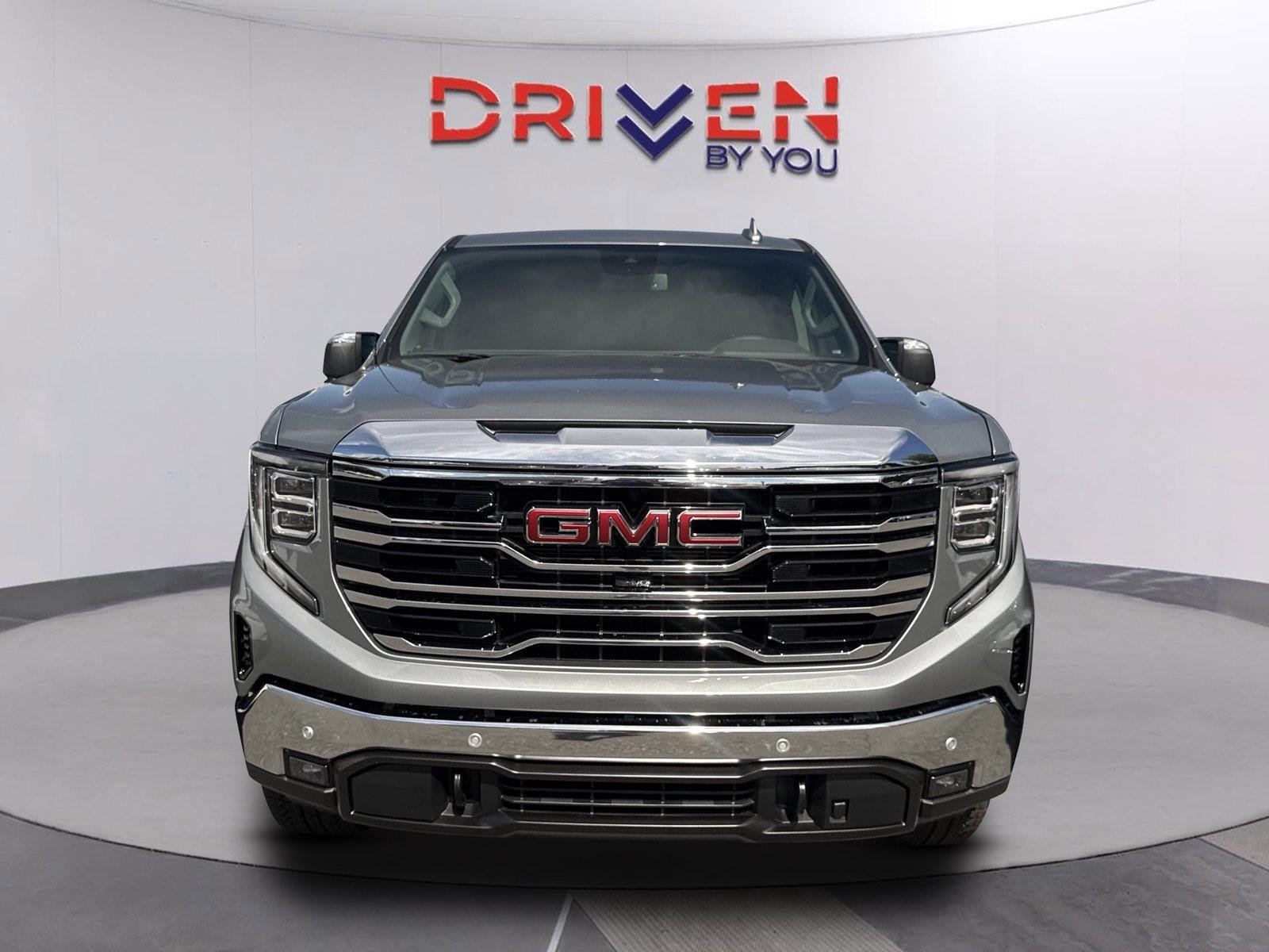 New 2026 Sterling Metallic GMC SLT image 9