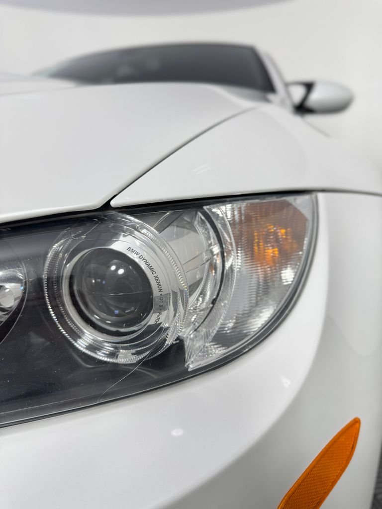 Used 2013 White Metallic BMW Base image 31