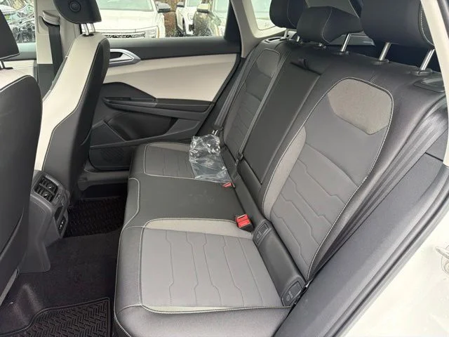 New 2026 White Volkswagen 1.5T SE image 12