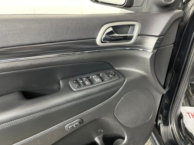 Used 2020 Black Jeep Limited image 16