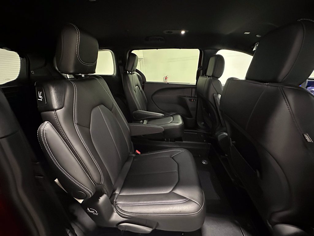 Used 2027 Red Chrysler Wheelchair Accessible-LX image 26