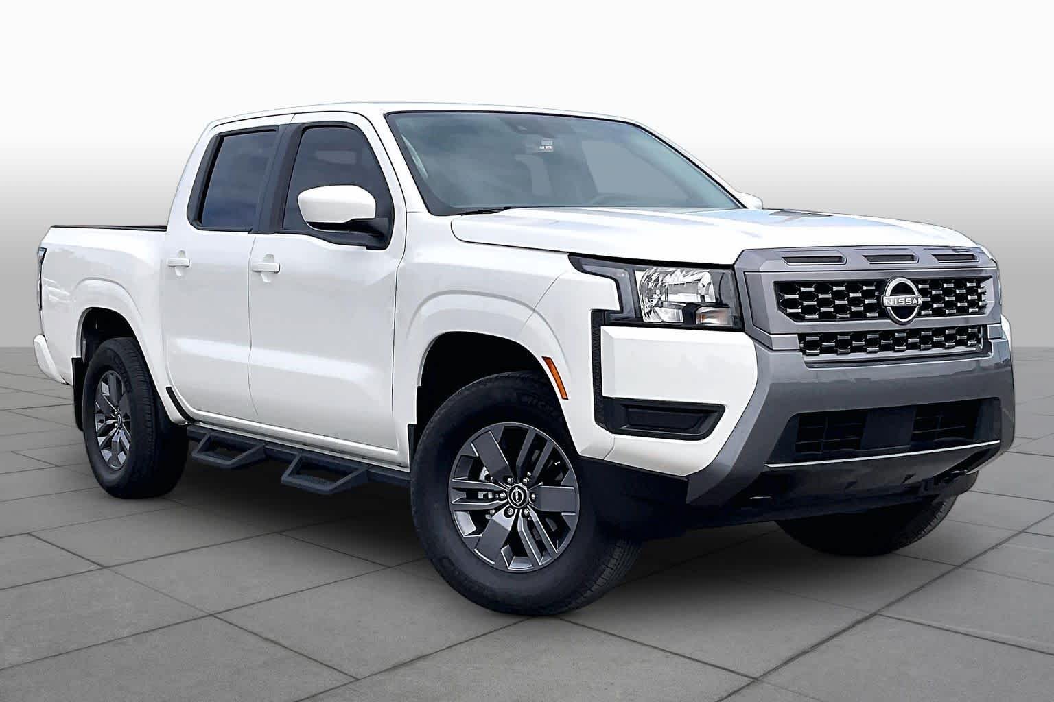 Used 2025 Glacier White Nissan SV image 3