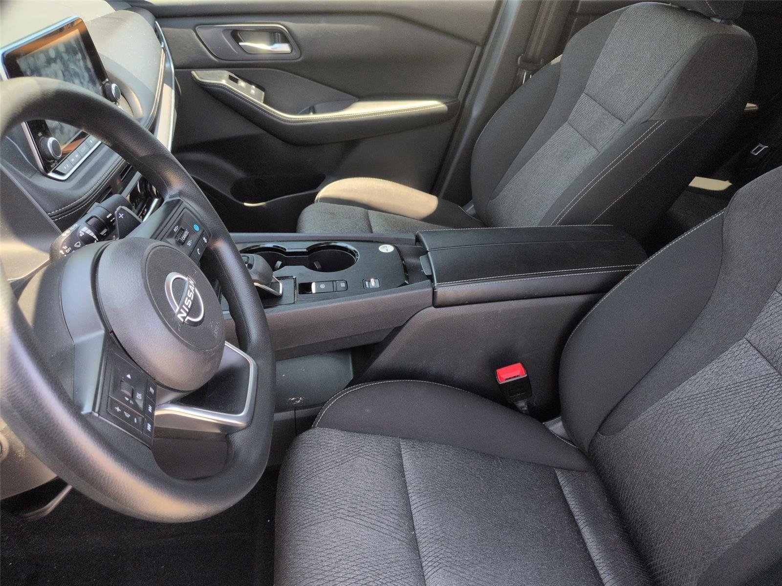 Used 2024 Everest White Pearl Nissan SV image 18