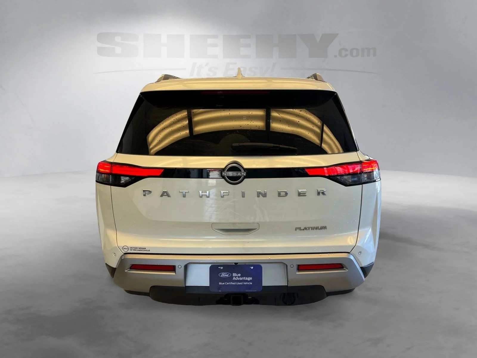Used 2023 White Nissan Platinum image 13