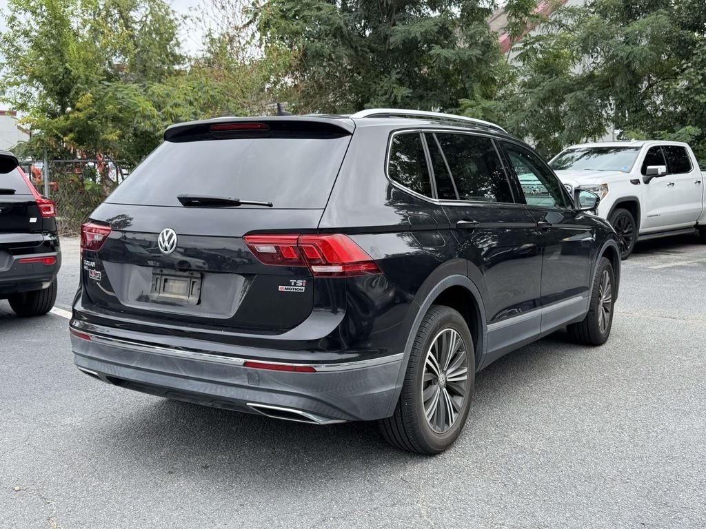 Used 2018 Black Volkswagen 2.0T SEL image 2