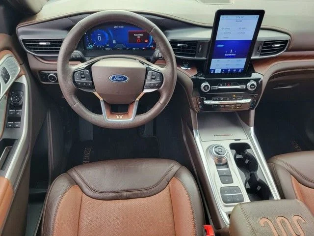Used 2024 Gray Metallic Ford King Ranch image 13