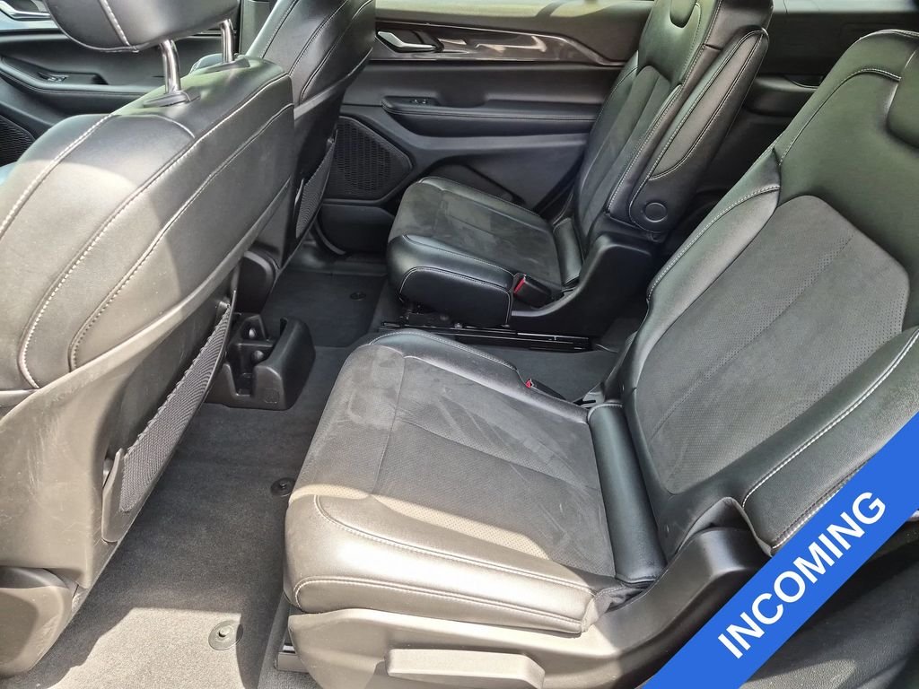 Used 2023 Black Jeep Altitude image 21