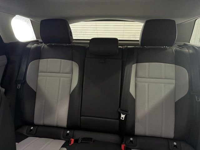 Certified Used 2023 Nolita Gray Metallic Land Rover Dynamic image 12