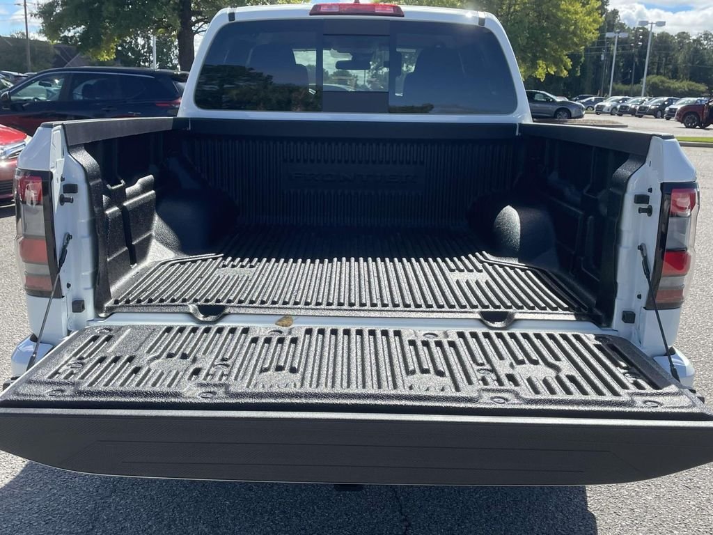 2026 Nissan Frontier SV - Photo 9