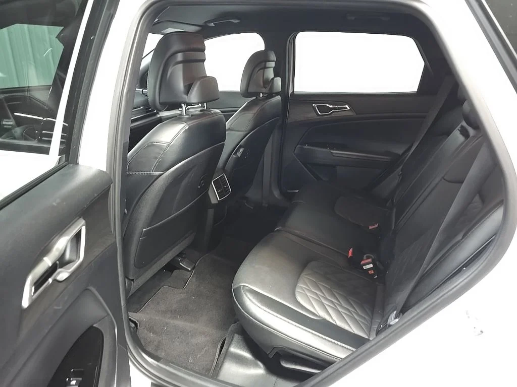 Used 2023 White Kia X-Line image 29