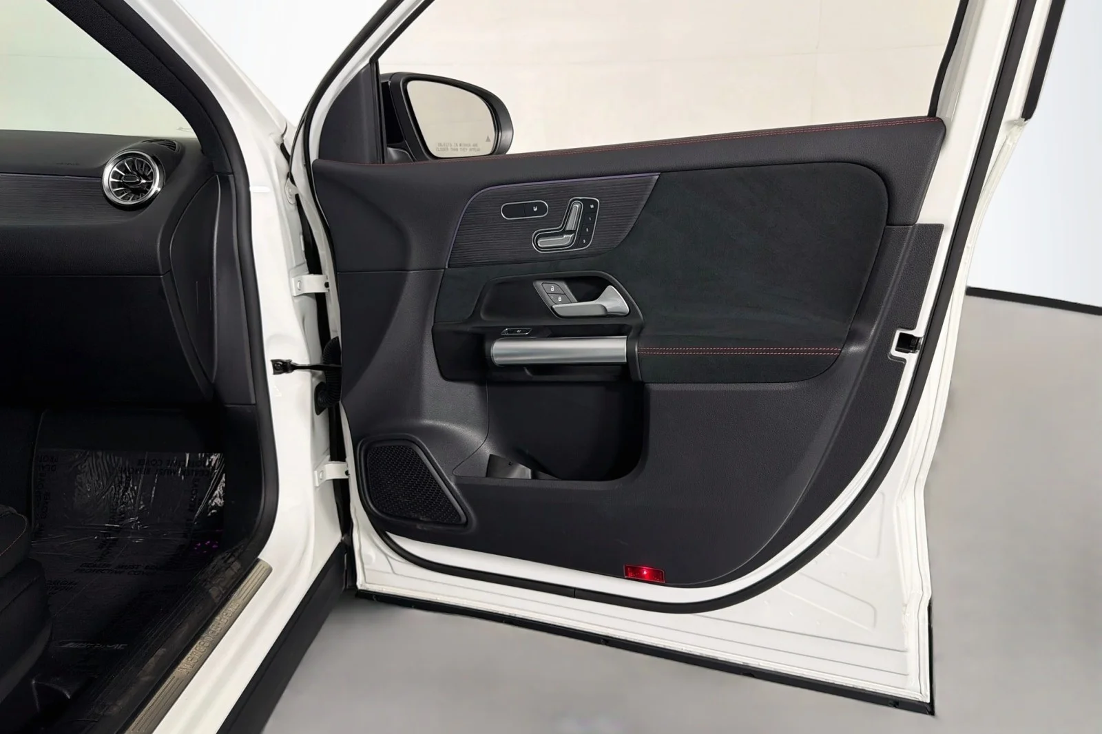 Used 2023 Polar White Mercedes-Benz 250 image 23