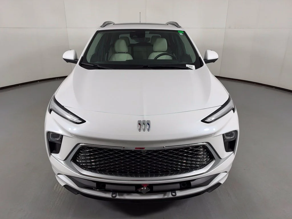 Used 2024 White Buick Avenir image 3