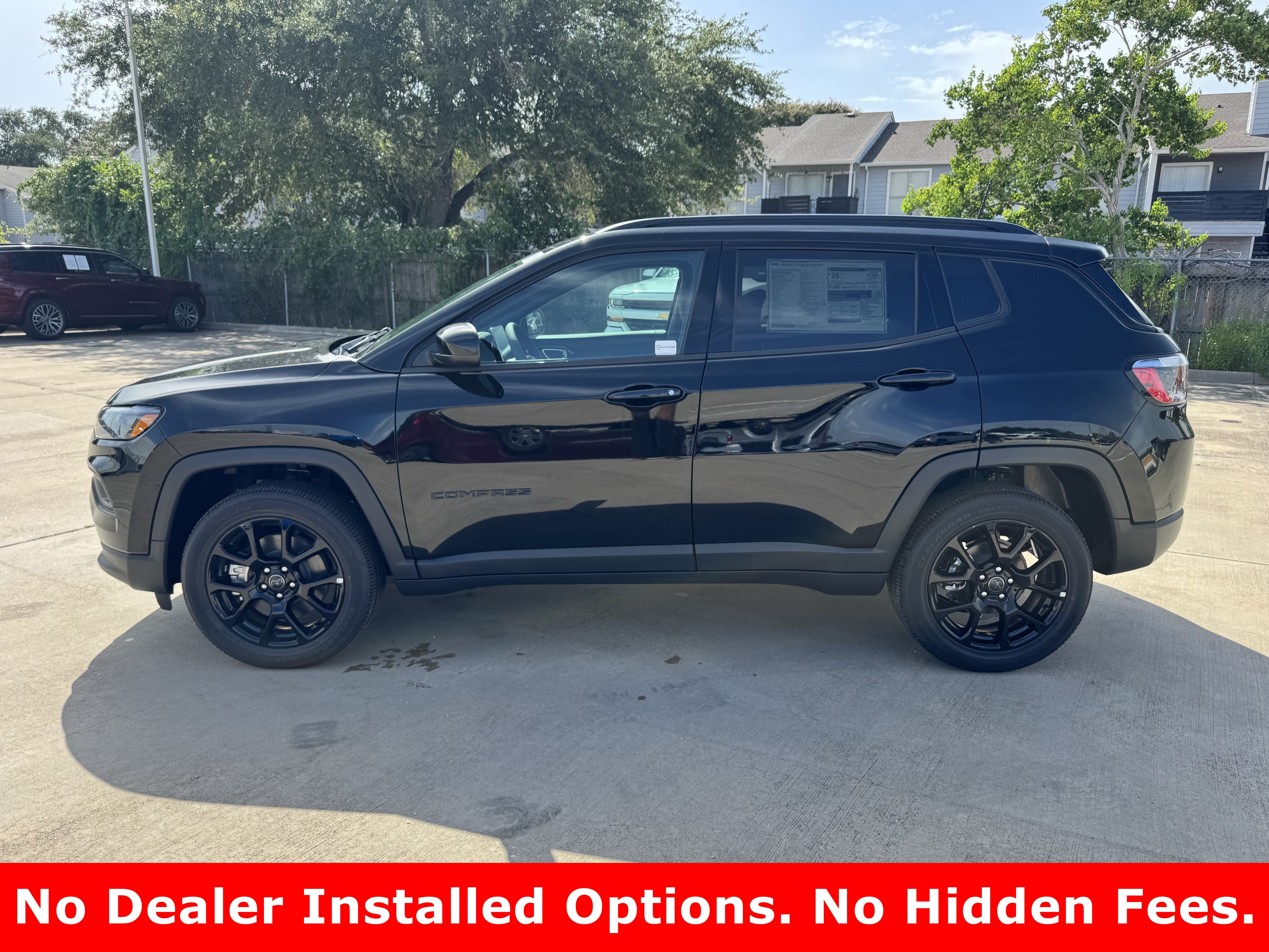 New 2026 Diamond Black Crystal Pearlcoat Jeep Latitude Altitude image 4