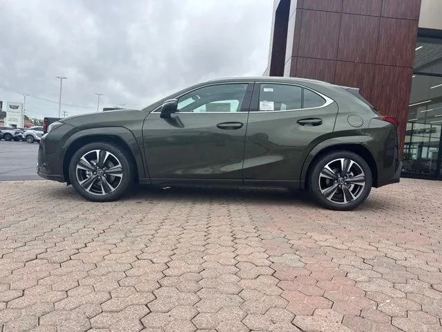 New 2026 Nori Green Pearl Lexus 300h Premium image 20