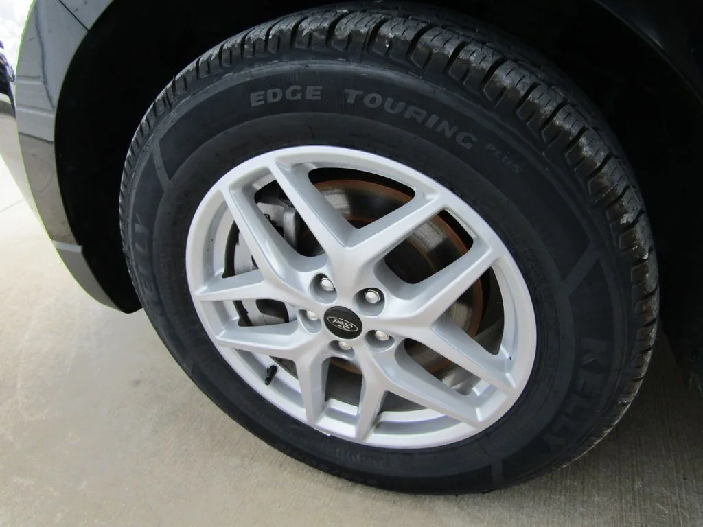 Used 2024 Black Ford SEL image 27