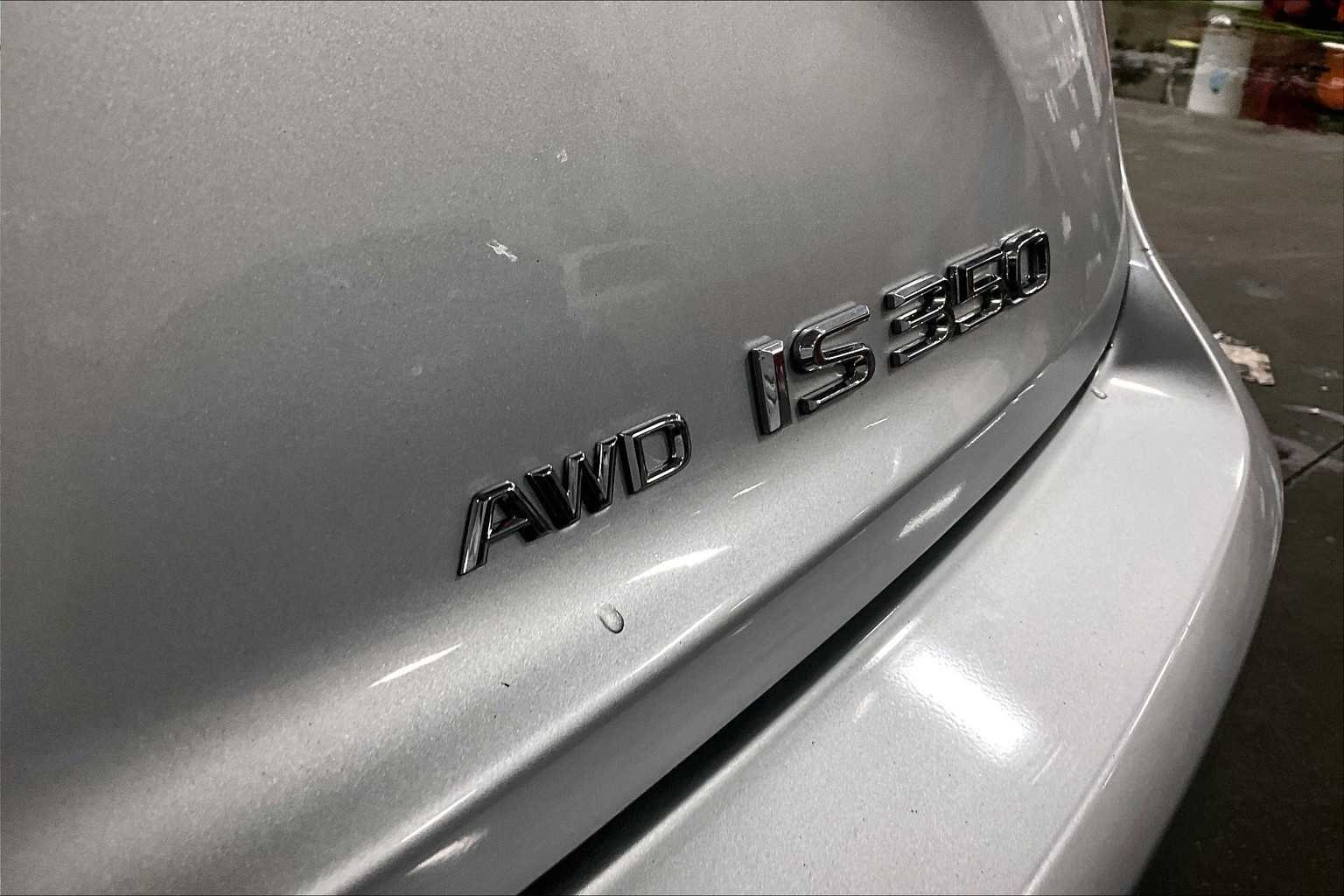 Used 2014 Silver Lining Metallic Lexus  image 9