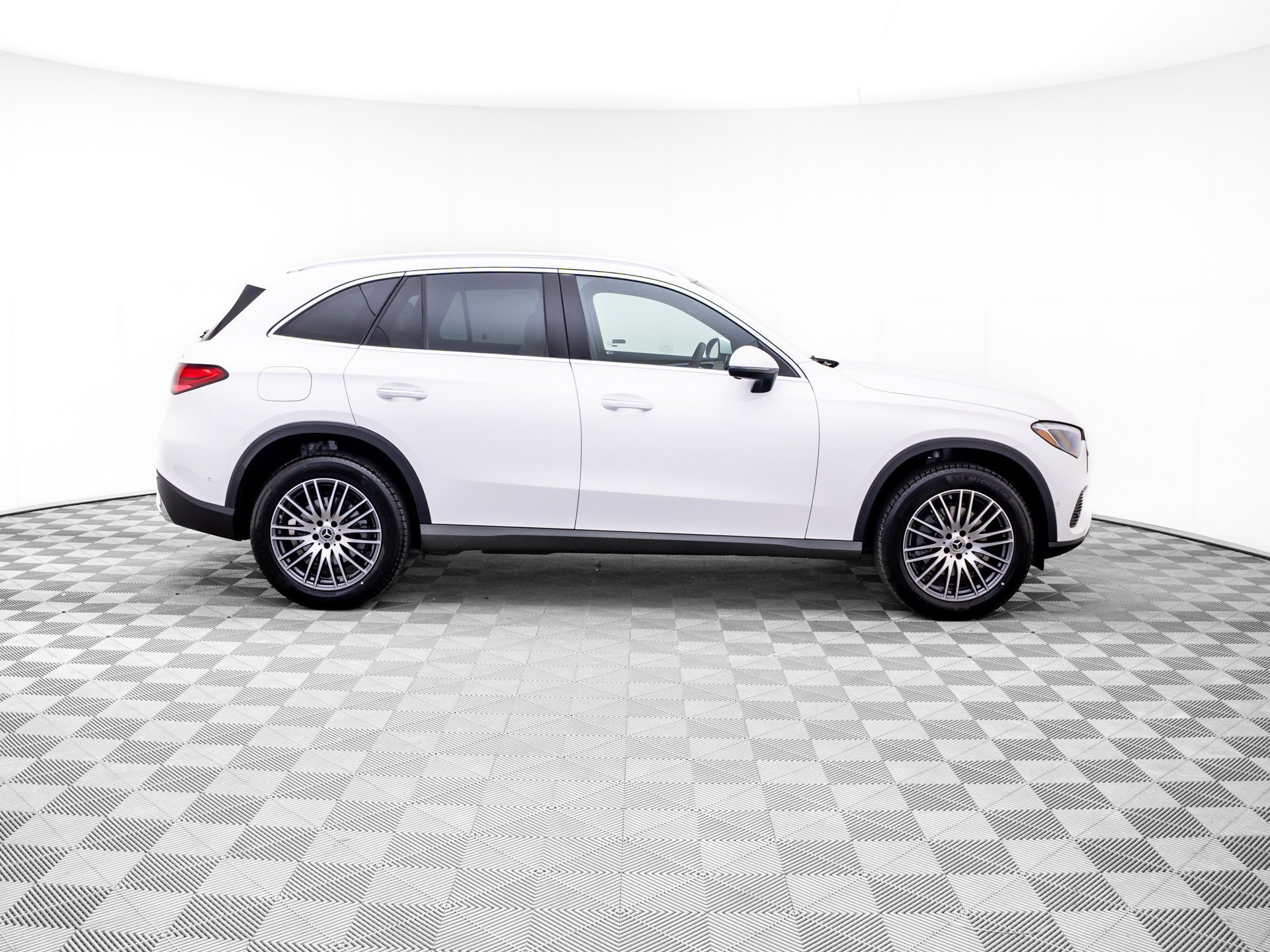 New 2026 White Mercedes-Benz GLC 300 image 44