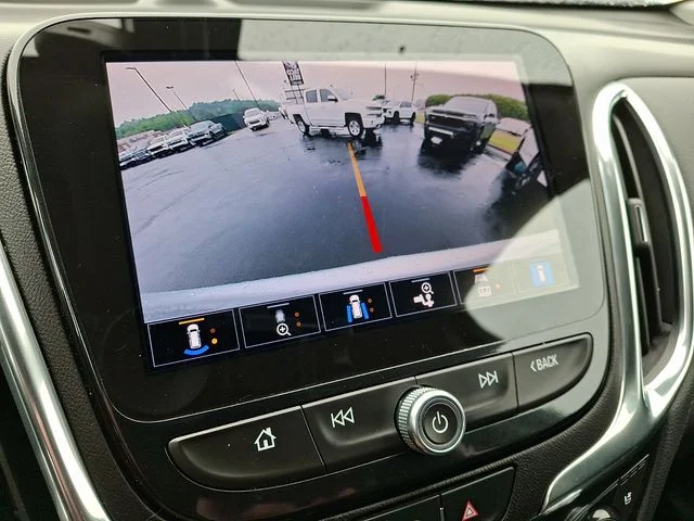 Used 2022 Silver Chevrolet Premier image 17