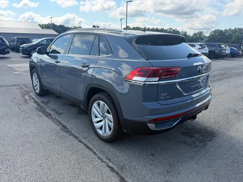 Used 2022  Volkswagen 3.6L V6 SE w/Technology image 16