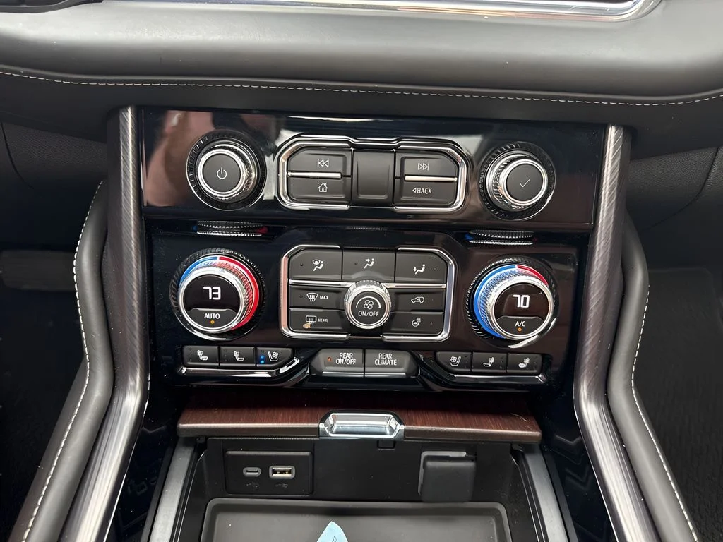 Used 2023 White GMC Denali Ultimate image 33