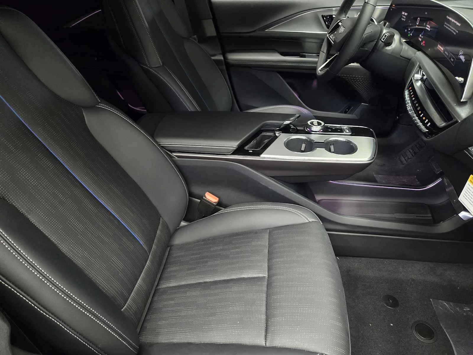 2027 Cadillac LYRIQ Luxury - Photo 9