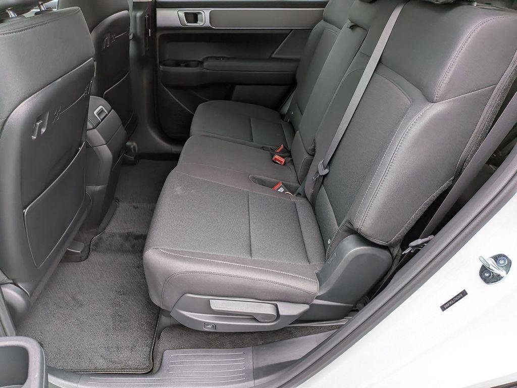 New 2026 White Hyundai SE FWD image 23