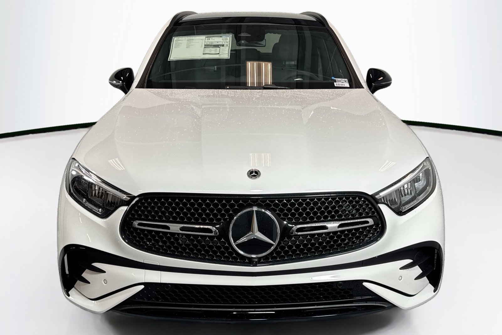 New 2026 Polar White Mercedes-Benz GLC 300 image 2