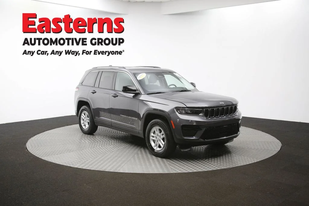 Used 2023 Gray Jeep Laredo image 49