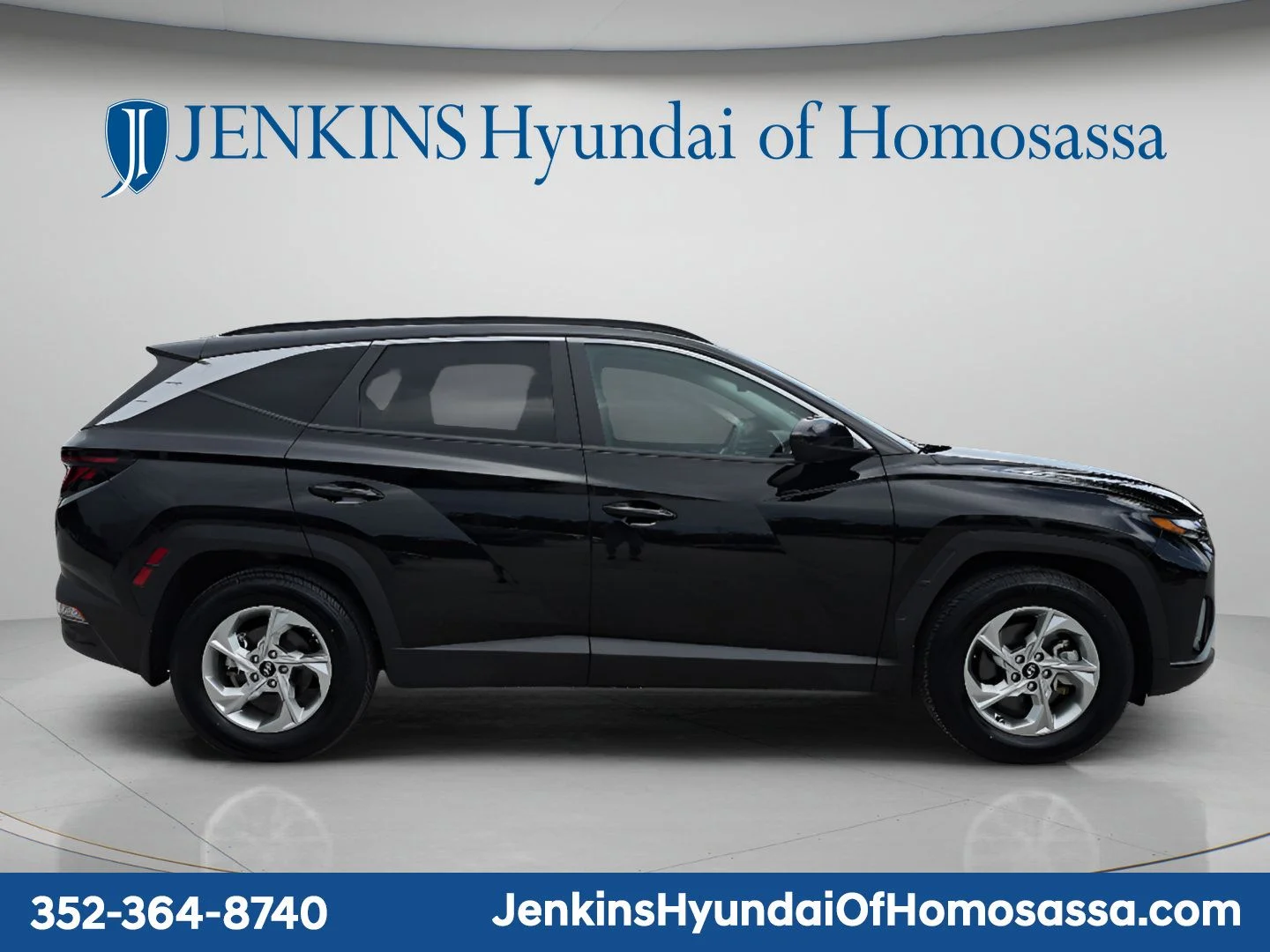 Used 2024 Black Hyundai SEL image 2