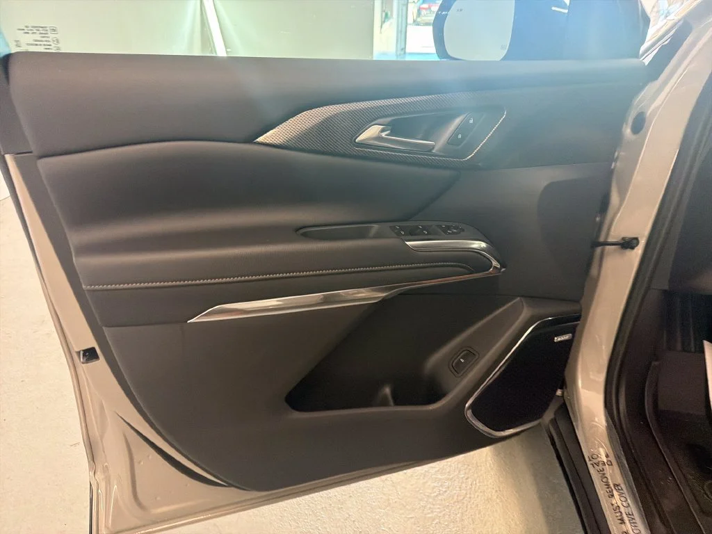 New 2027 Sandstone Gray Chevrolet Z71 image 13