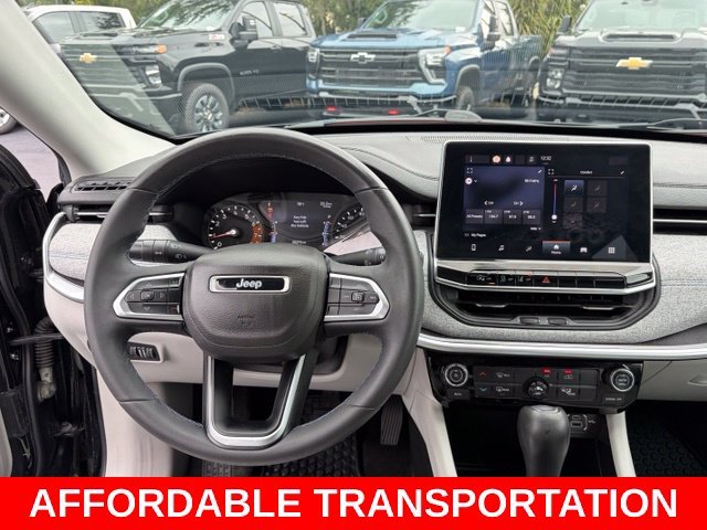 Used 2022 Black Jeep Latitude image 17