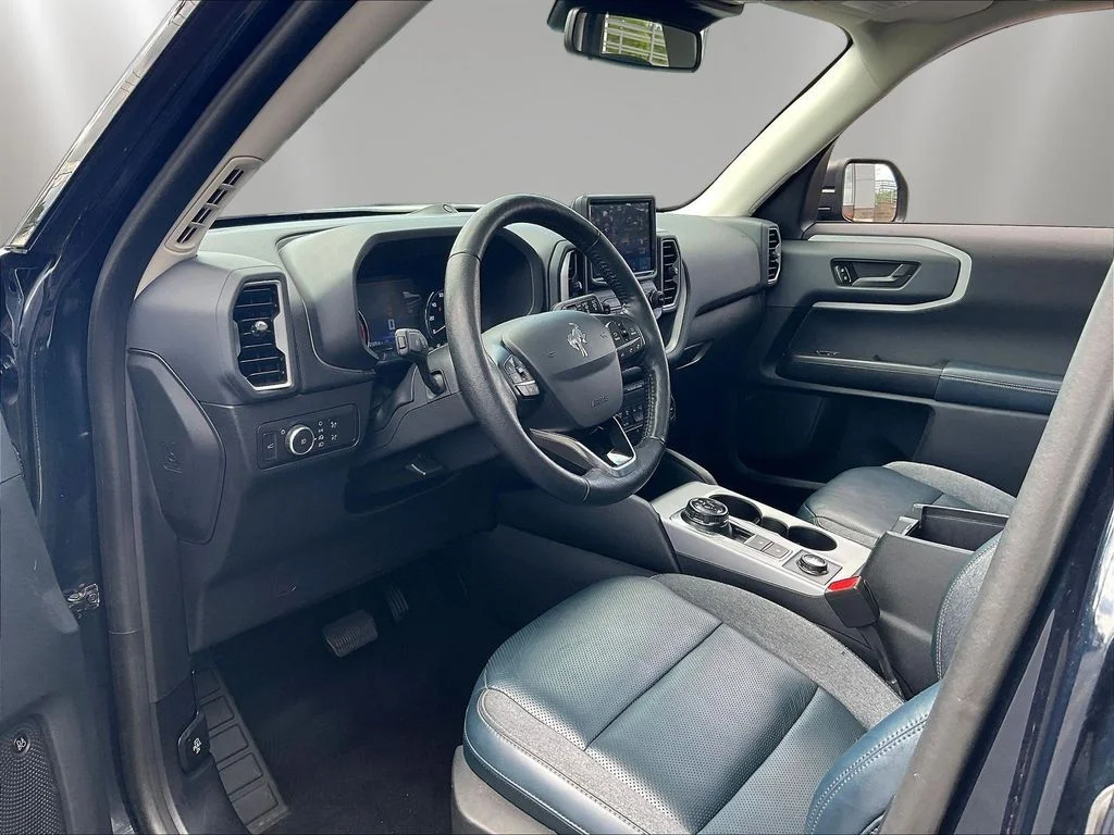 Used 2021 Blue Metallic Ford Outer Banks image 17