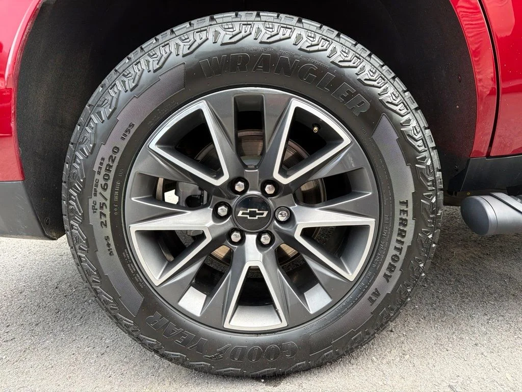 Used 2023 Red Chevrolet Z71 image 15