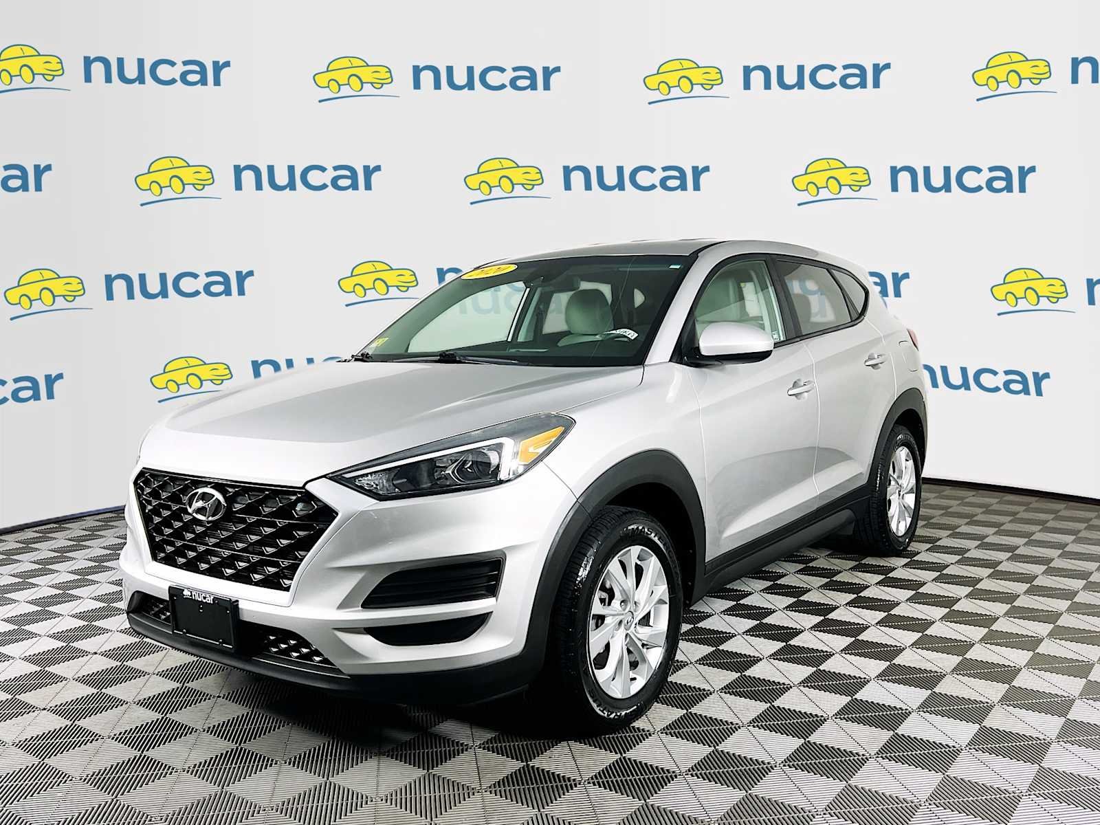 Used 2020 Stellar Silver Hyundai SE image 3