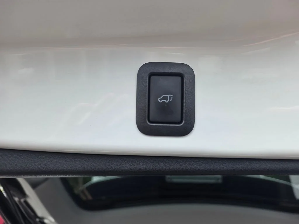 Used 2017 Blizzard Pearl Toyota Limited image 16