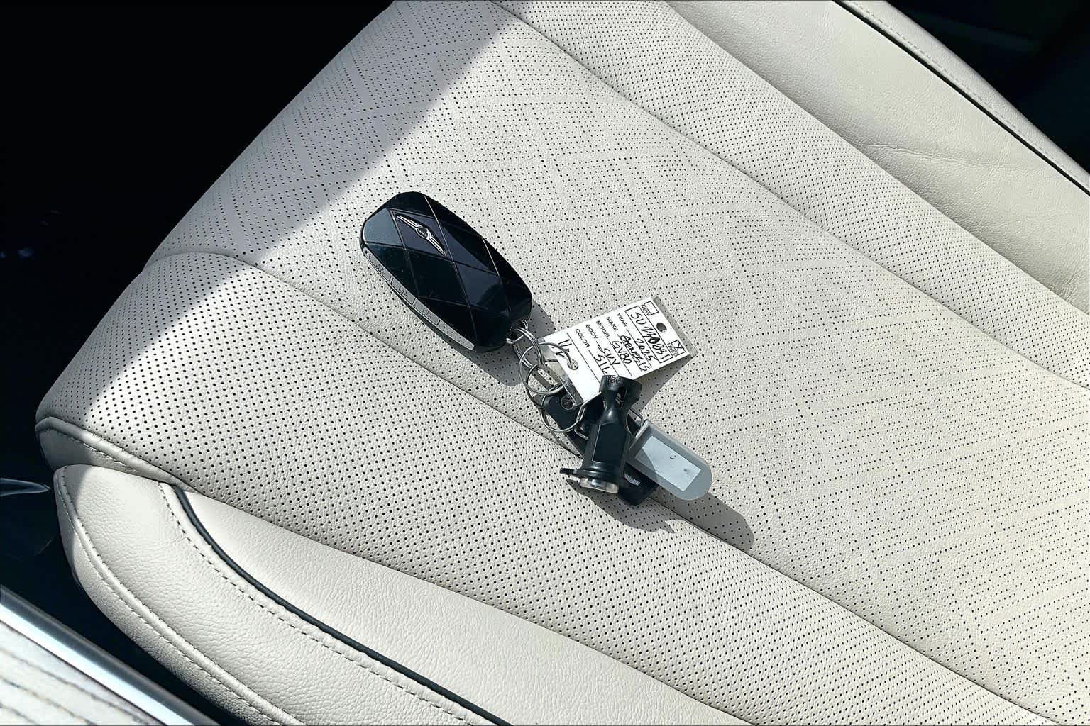 Used 2025 Savile Silver Genesis 3.5T Advanced image 15